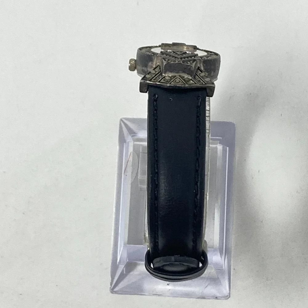 Vintage Futura Women's Watch Marcasite 22mm Silver Tone MOP Oval New Battery 8